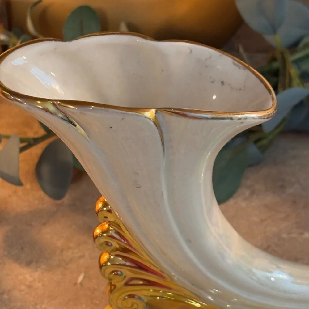 Vintage Horn O' Plenty Cornucopia Vase, Creamy White, 1940s Era